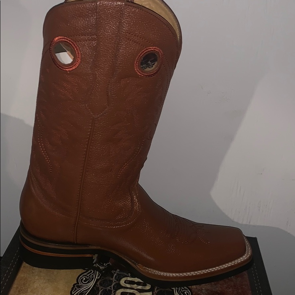 Men’s leather boots